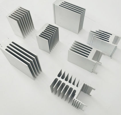 Buigende de Uitdrijvingsprofielen Multifunctionele Heatsink van het Legeringsaluminium