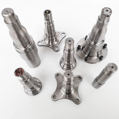 Koolstofstaal Antirust Aanhangwagen Axle Spindle, de Delen van het de Hoge Precisiesmeedstuk van de Zandontploffing